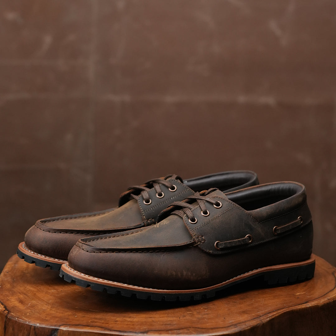 Voyager Boat Shoes ( Vintage Brown ) 283 CRS