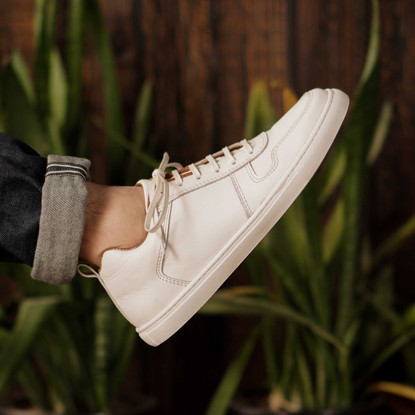 Brooklyn Low Top Sneakers (Pearl White)