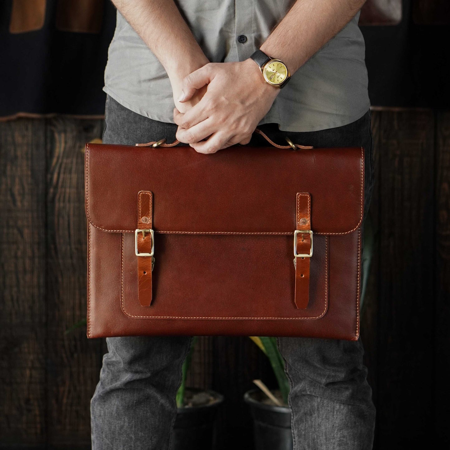 Satchel Sleeve (Saddle Tan)