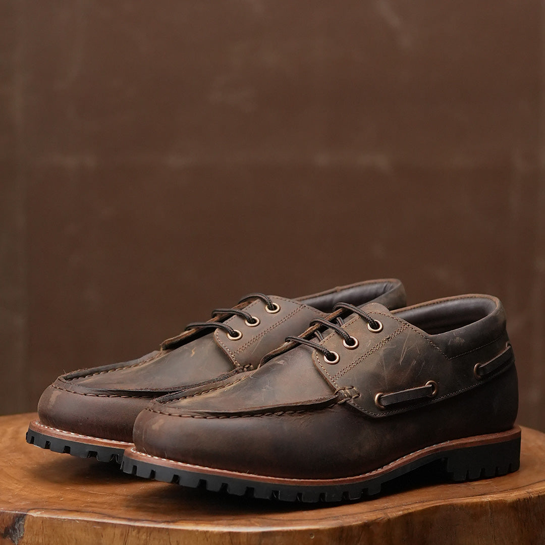 Voyager Boat Shoes ( Vintage Brown ) 344 CRS
