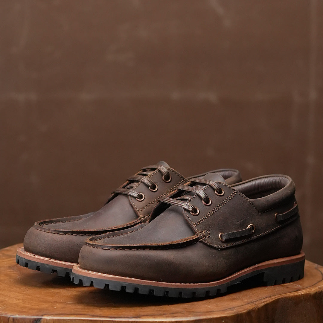 Voyager Boat Shoes ( Vintage Brown ) 376 CRS