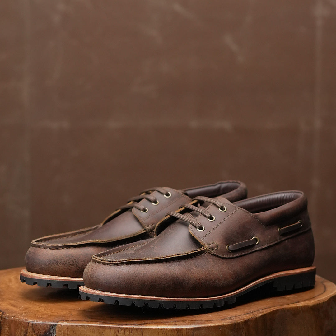 Voyager Boat Shoes ( Vintage Brown ) 402 CRS