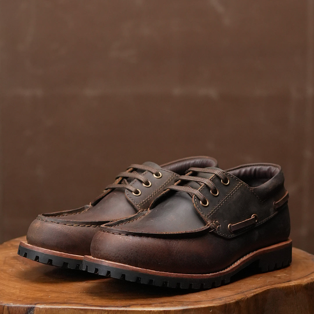Voyager Boat Shoes ( Vintage Brown ) 417 CRS