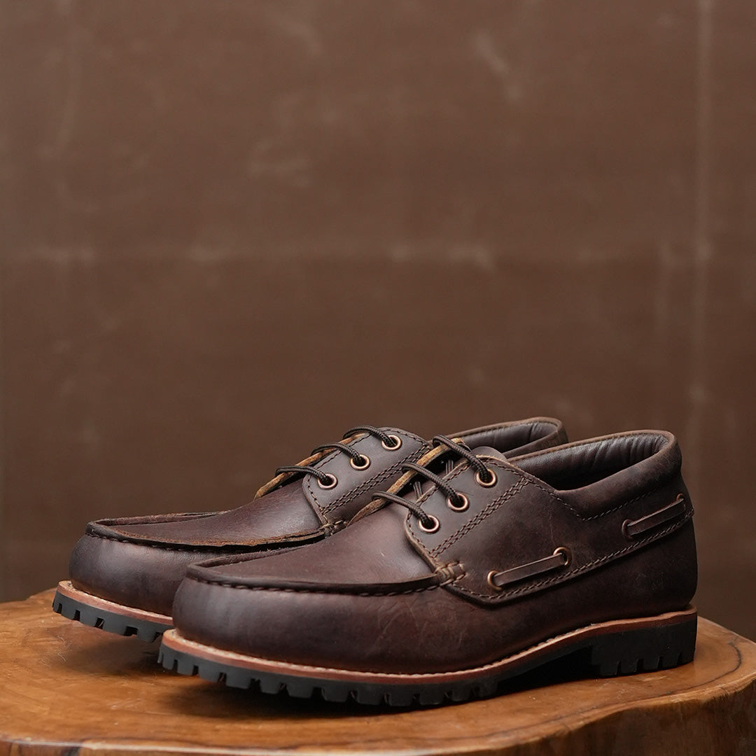 Voyager Boat Shoes ( Vintage Brown ) 364 CRS