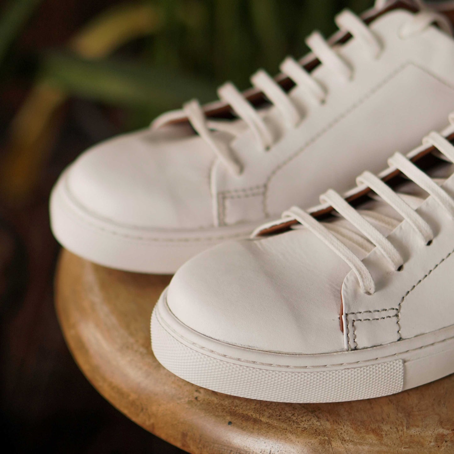 Manhattan Low Top Sneakers (Pearl White)