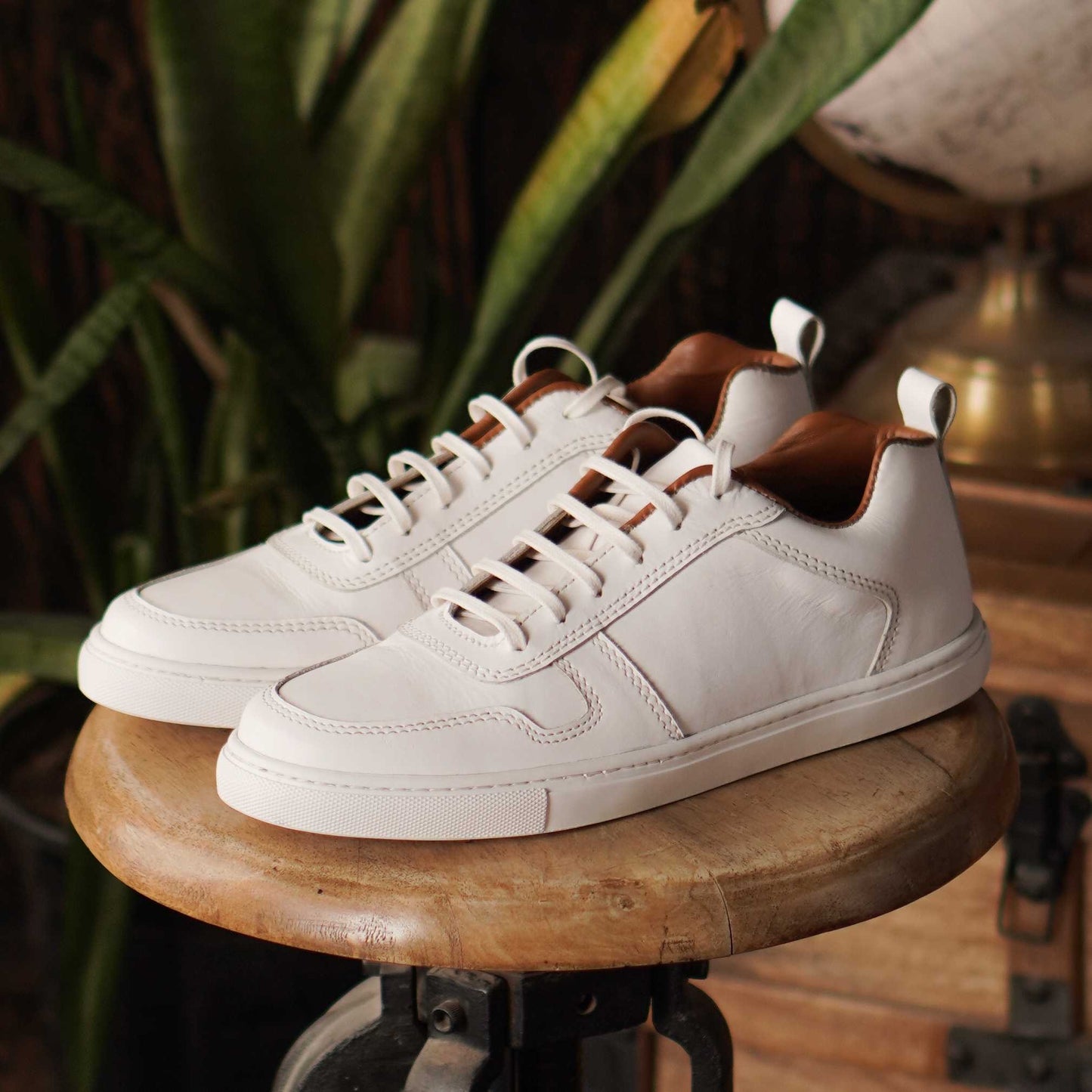 Brooklyn Low Top Sneakers (Pearl White)