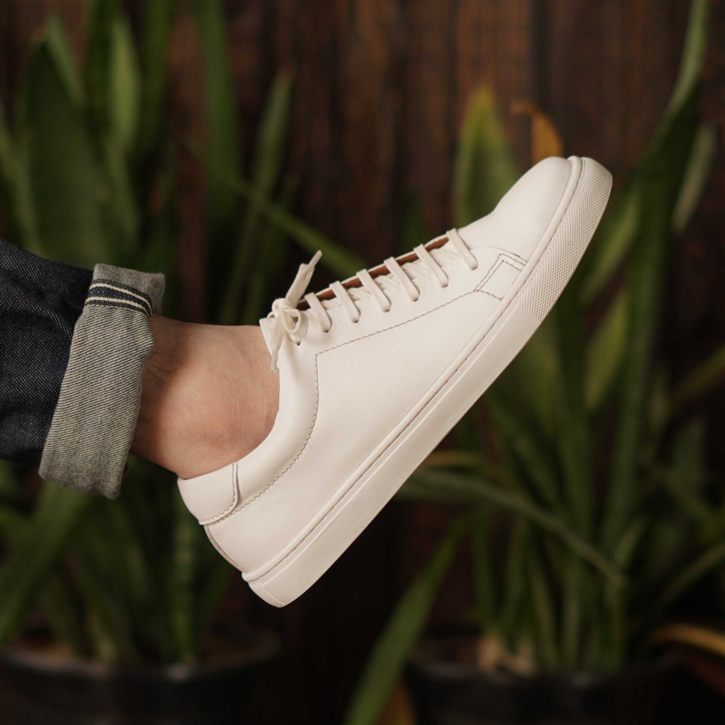 Manhattan Low Top Sneakers (Pearl White)