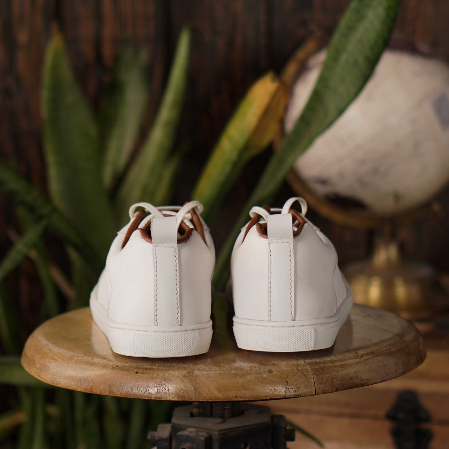 Brooklyn Low Top Sneakers (Pearl White)