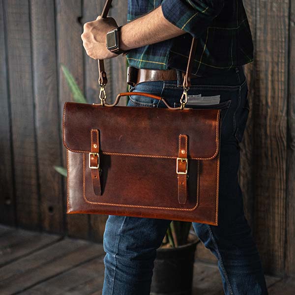 Satchel Sleeve (Saddle Tan)