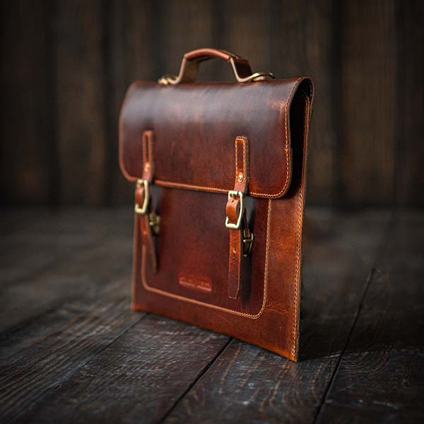 Satchel Sleeve (Saddle Tan)