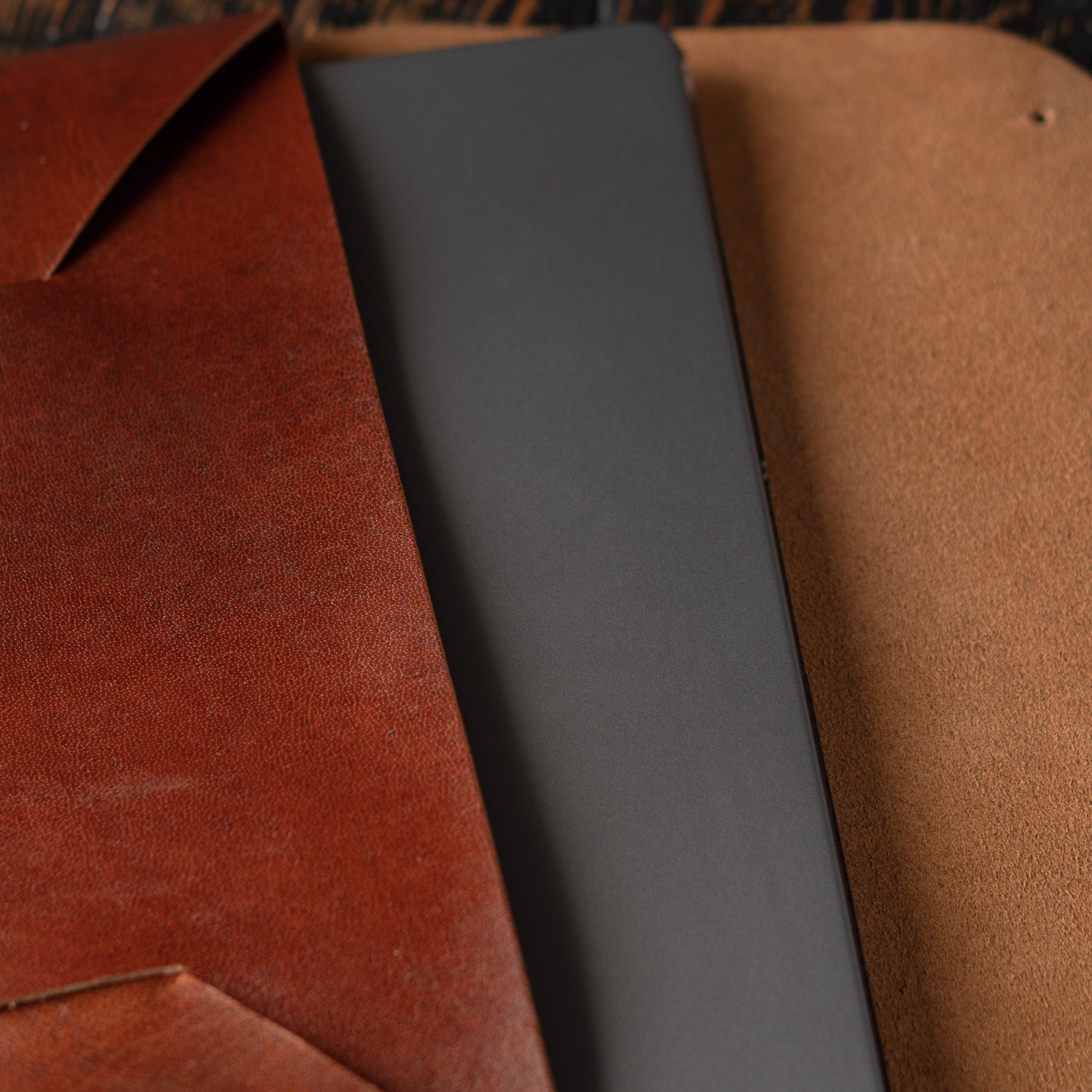 Minimal Laptop Sleeve (Saddle Tan)