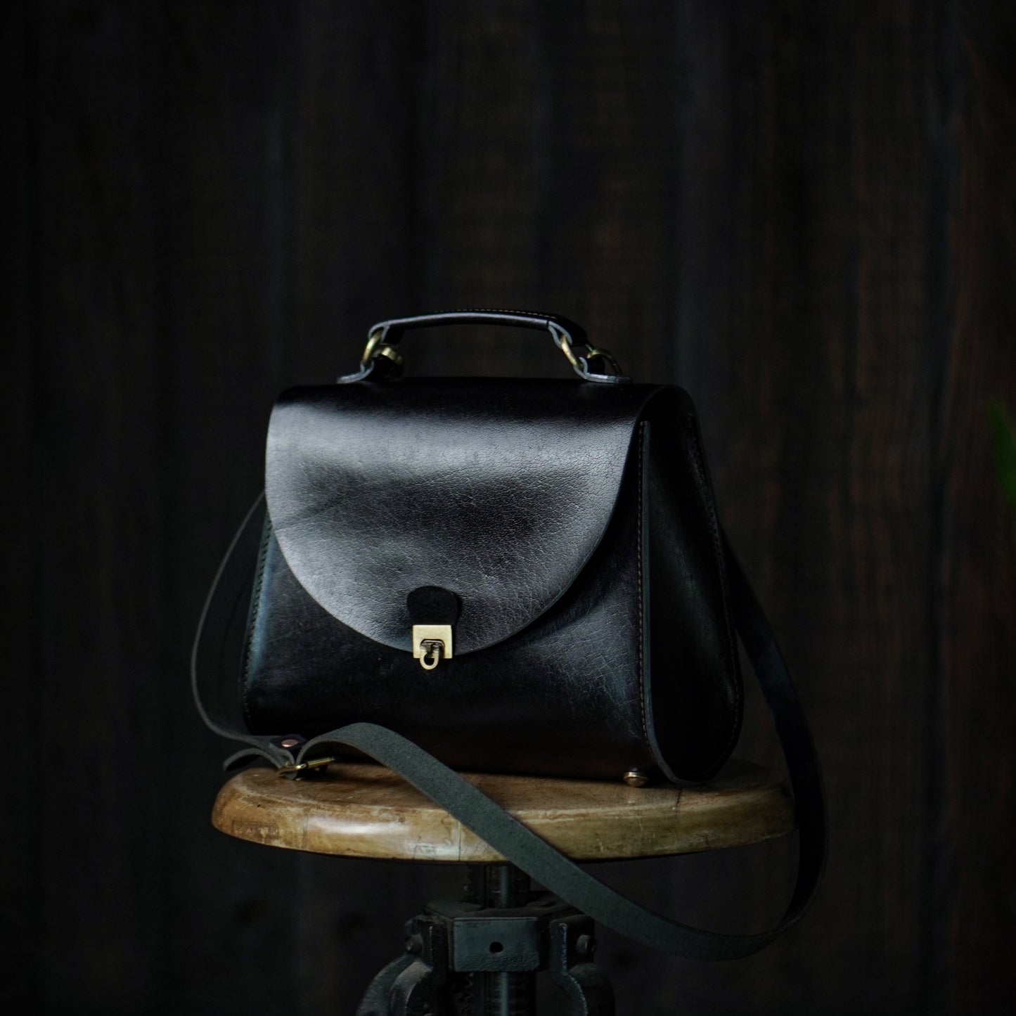 Victoria Handbag (Raven Black)