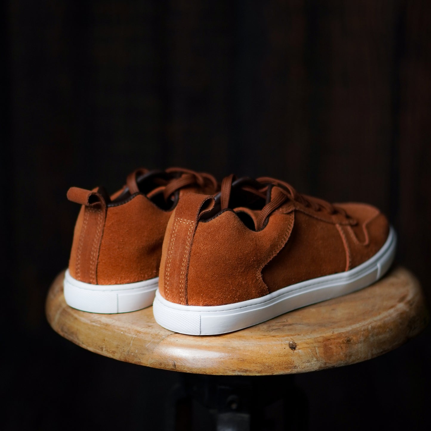 Brooklyn Low Top Sneakers Suede (Caramel Tan)