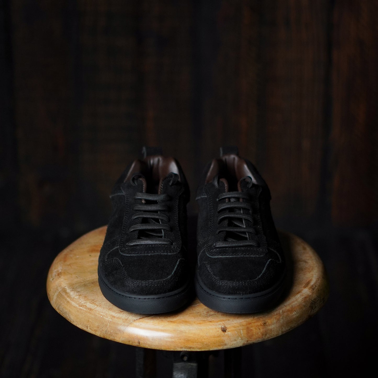 Brooklyn Low Top Sneakers Suede (Phantom Black)