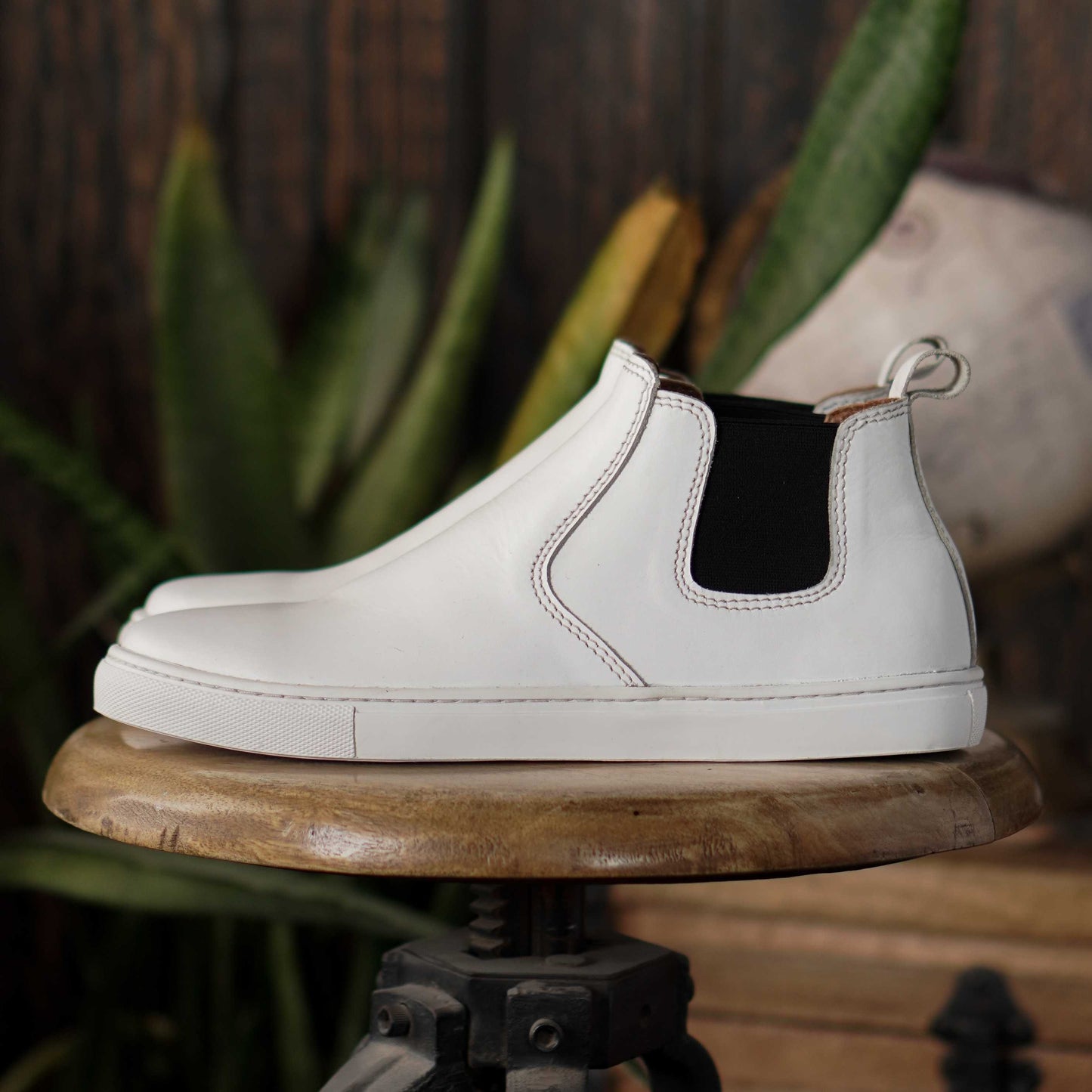 Chelsea Sneakers (Pearl white)