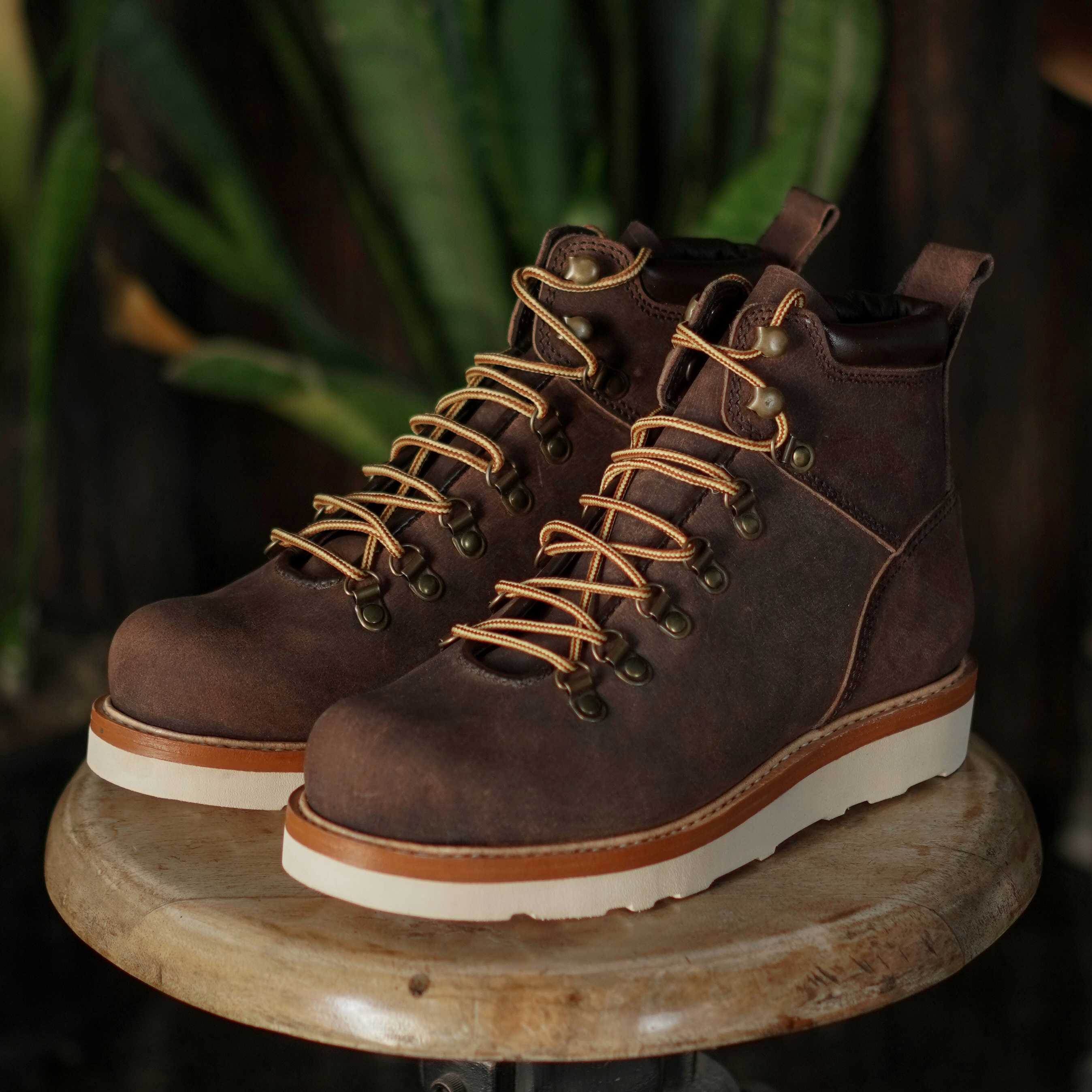 Goodyear welt hot sale hiking boots