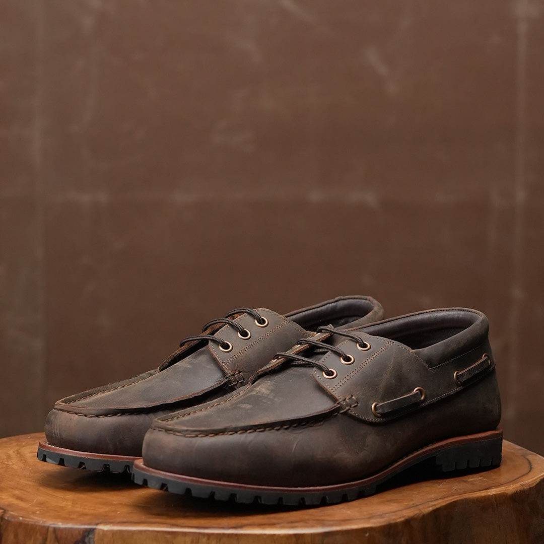 Voyager Boat Shoes ( Vintage Brown ) 413 CRS