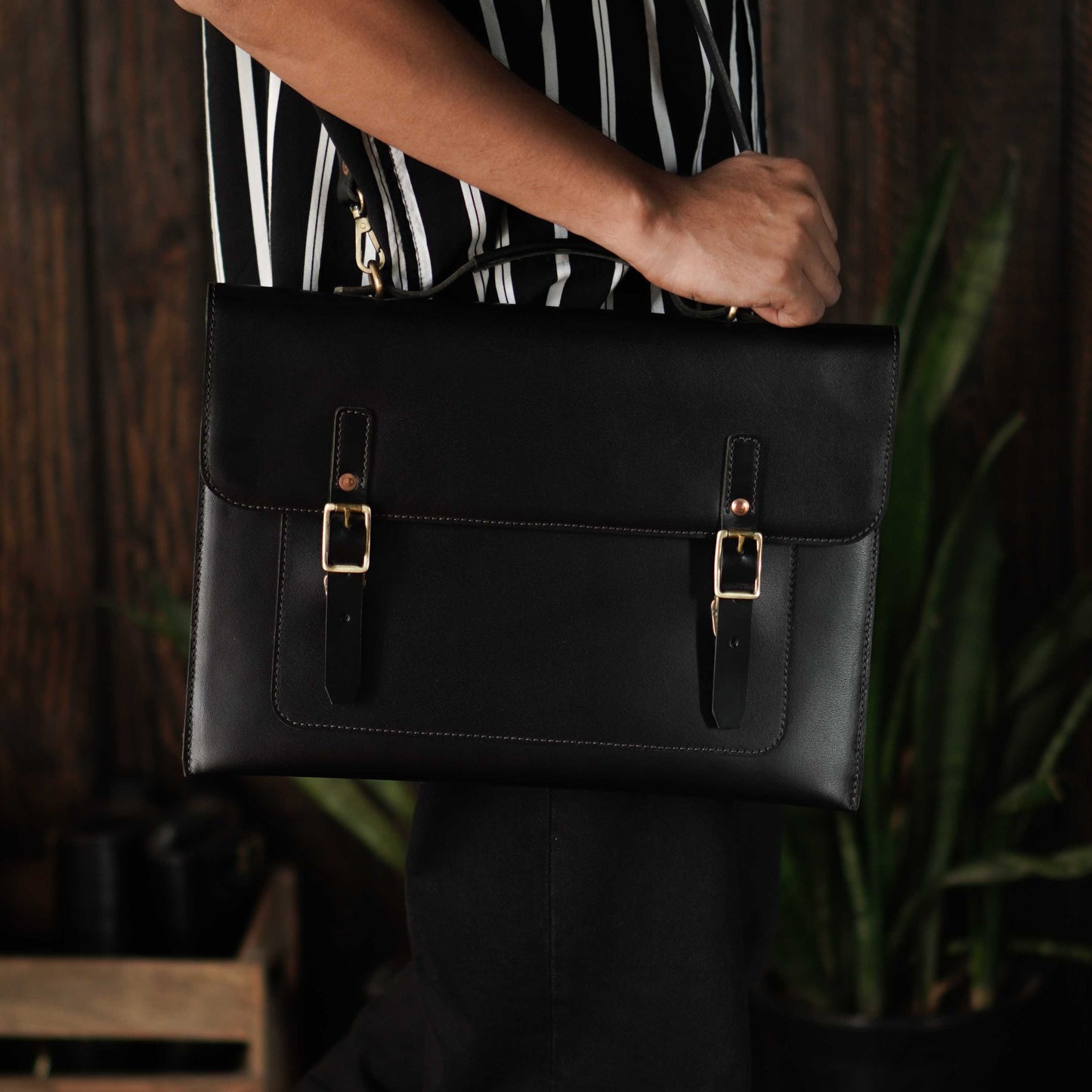 Satchel Sleeve (Raven Black)