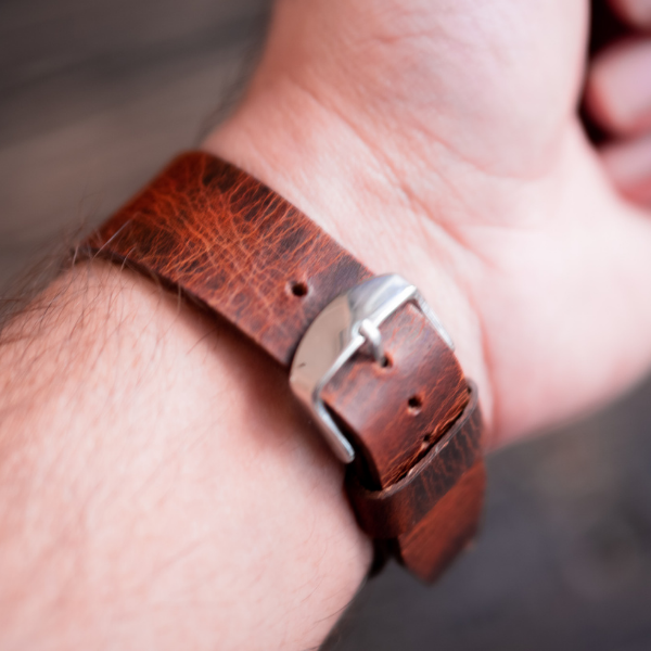 Minimal Apple Watch Leather Strap (Saddle Tan)