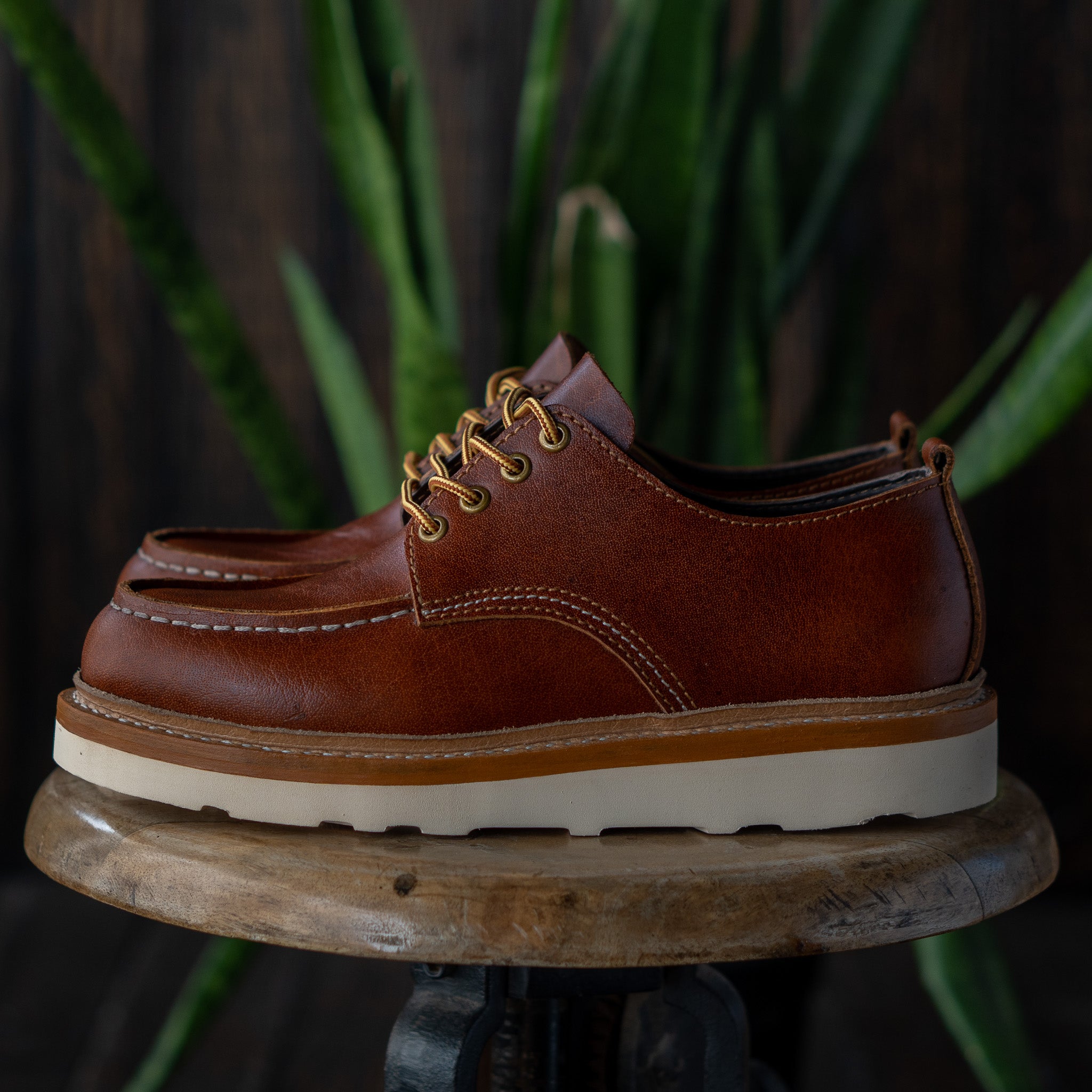 Saddle tan sale shoes