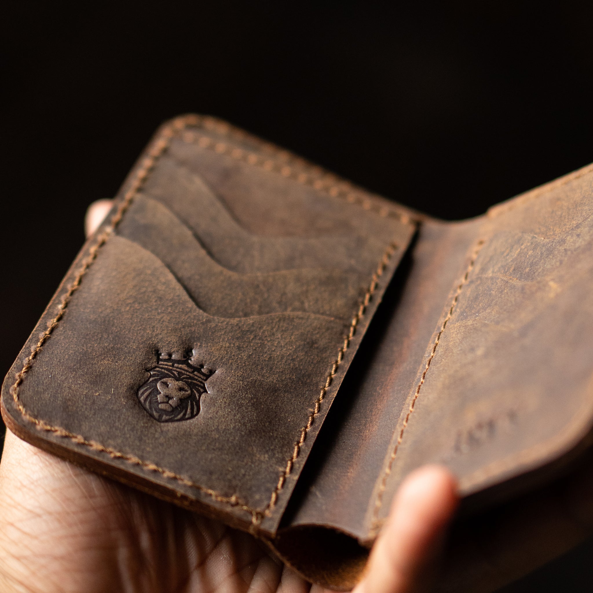 Countryman Vertical Wallet (Vintage Brown)